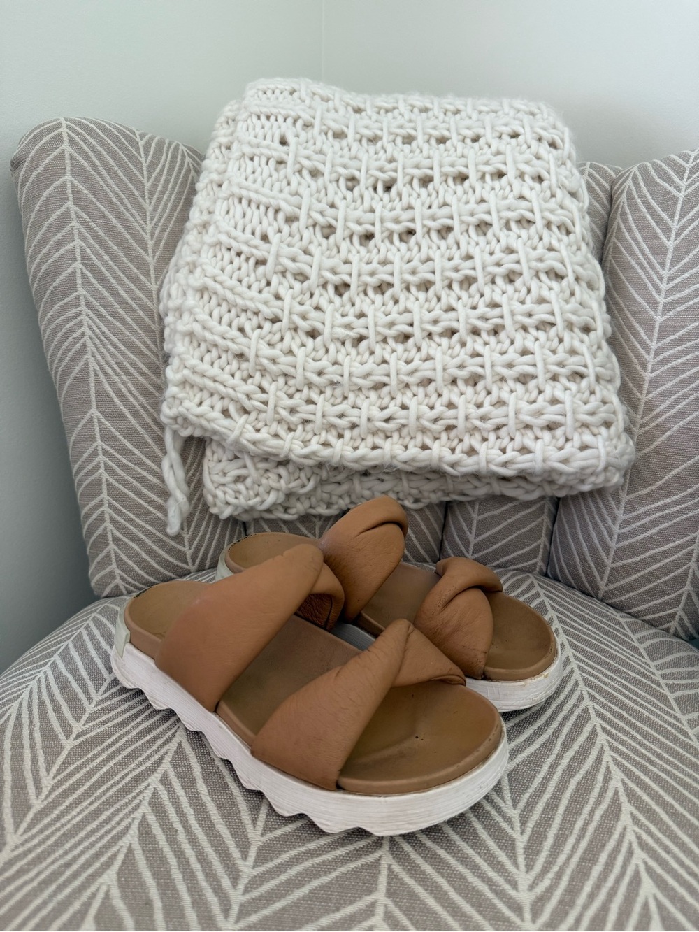 Sorel Vibe Twist Knot Slide Sandals with White Platform Sole